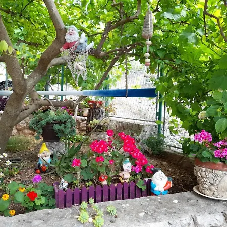 Дом отдыха Stonehouse With Swimming Pool Anita Округ-Доньи