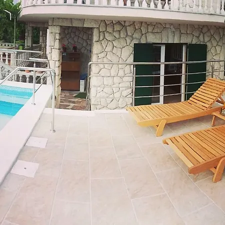 Stonehouse With Swimming Pool Anita *