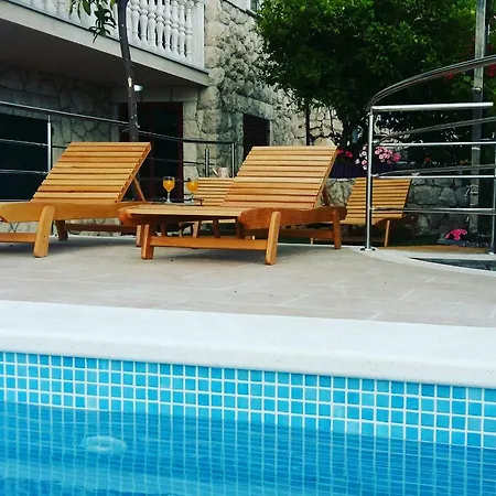 Дом отдыха Stonehouse With Swimming Pool Anita Округ-Доньи