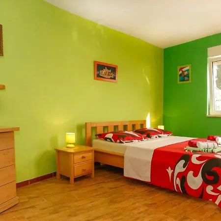 Дом отдыха Stonehouse With Swimming Pool Anita Округ-Доньи