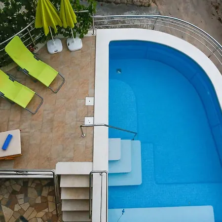 Дом отдыха Stonehouse With Swimming Pool Anita *