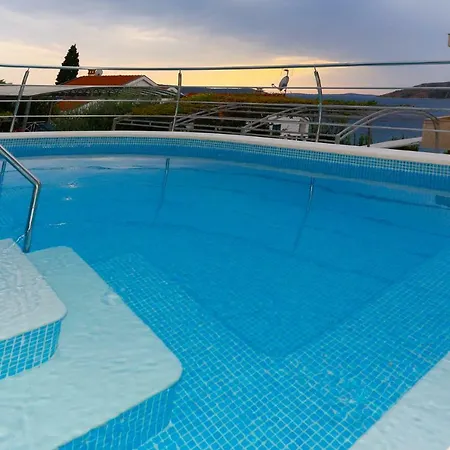 Stonehouse With Swimming Pool Anita Holiday home Donji Okrug (Ciovo)
