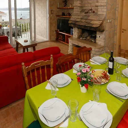 Stonehouse With Swimming Pool Anita