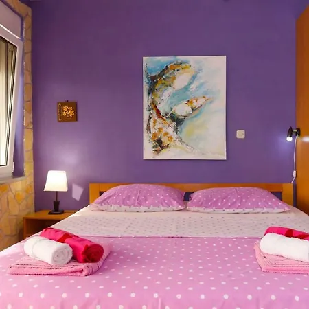 Holiday home Stonehouse With Swimming Pool Anita *
