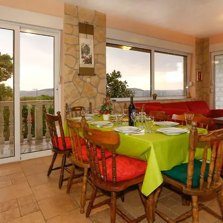 Дом отдыха Stonehouse With Swimming Pool Anita Округ-Доньи