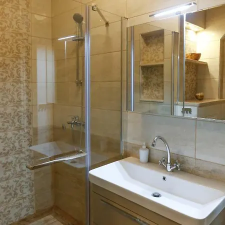 Дом отдыха Stonehouse With Swimming Pool Anita *